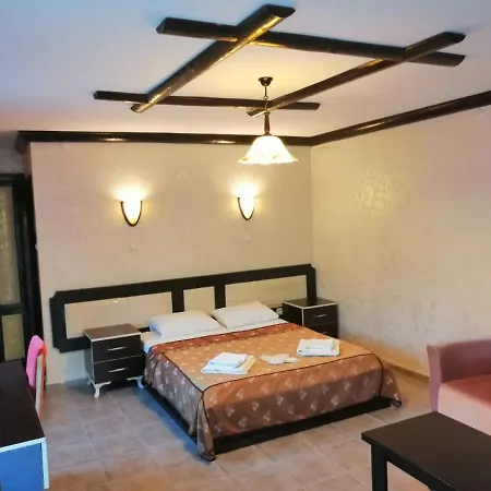 Antik Manastir Butik * אדרמיט