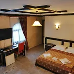 Antik Manastir Butik Hotel *